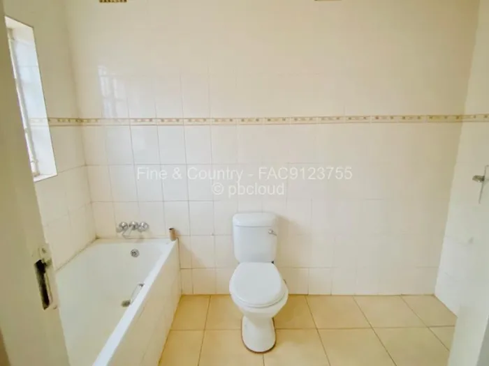 Townhouse/Complex/Cluster to Rent in Bluff Hill, Harare