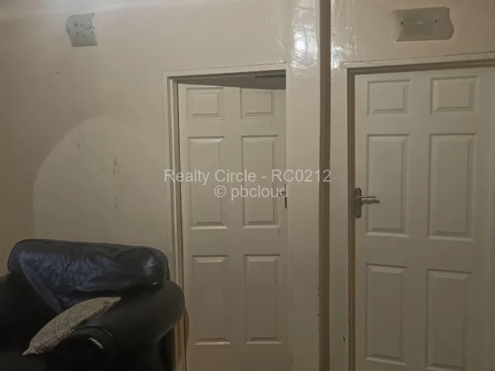5 Bedroom House for Sale in Kambuzuma, Harare