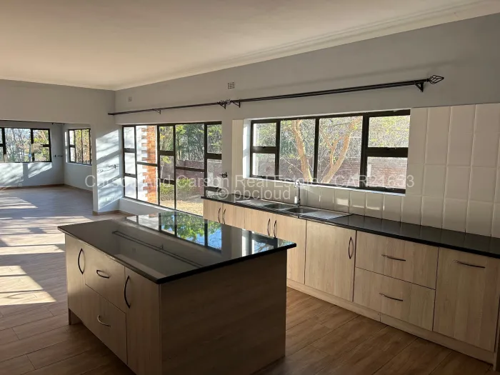 5 Bedroom House to Rent in Borrowdale Brooke