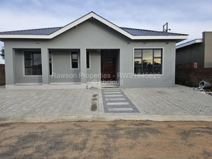 Townhouse/Cluster for Sale in Arlington, Harare