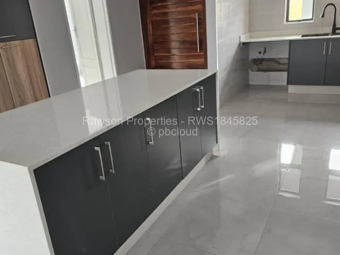 Townhouse/Complex/Cluster for Sale in Arlington, Harare