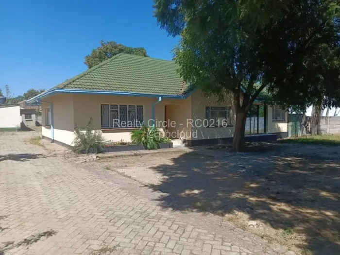 4 Bedroom House for Sale in Upper Hillside, Harare
