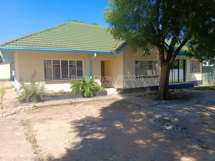4 Bedroom House for Sale in Upper Hillside, Harare