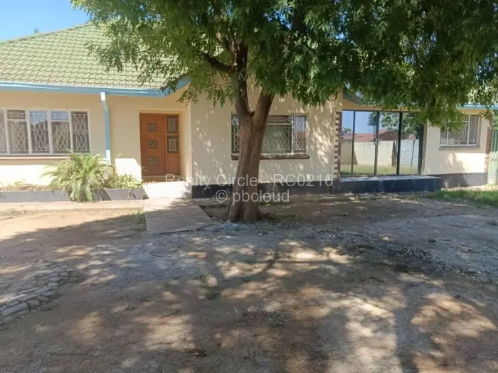 4 Bedroom House for Sale in Upper Hillside, Harare