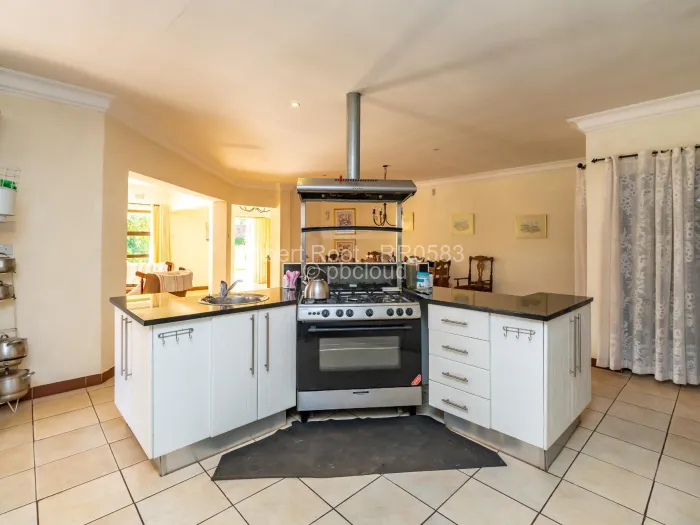 Townhouse/Complex/Cluster for Sale in Borrowdale, Harare