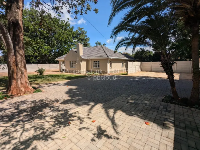 3 Bedroom House to Rent in Eastlea