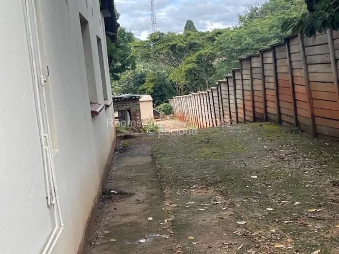 Room to Rent in Borrowdale, Harare