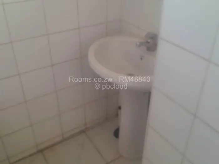 Room to Rent in Madokero Estates, Harare
