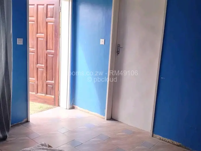 Room to Rent in Bluff Hill, Harare
