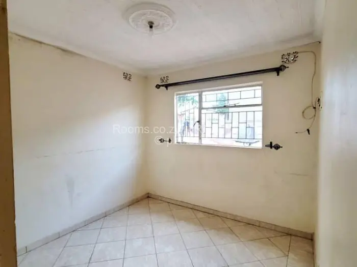 Room to Rent in Dawnview Park, Harare