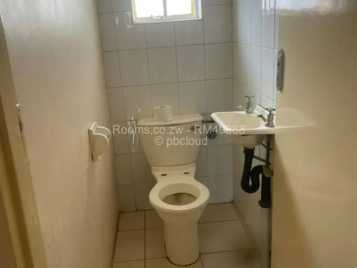Room to Rent in Madokero Estates, Harare