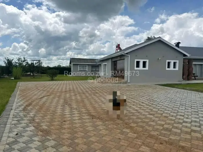 Room to Rent in Borrowdale, Harare