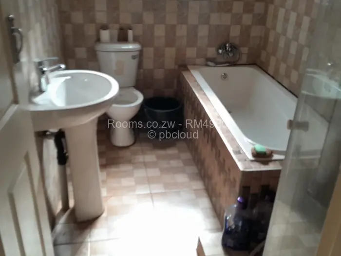 Room to Rent in Ashdown Park, Harare