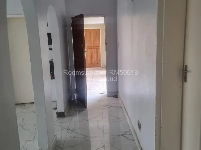 Room to Rent in Bluff Hill, Harare