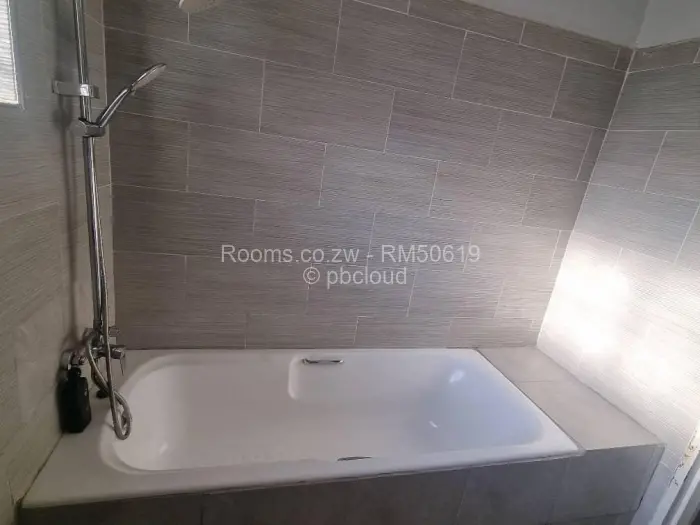 Room to Rent in Bluff Hill, Harare