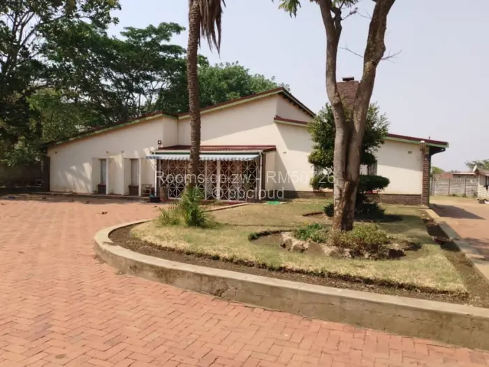 Room to Rent in Bluff Hill, Harare