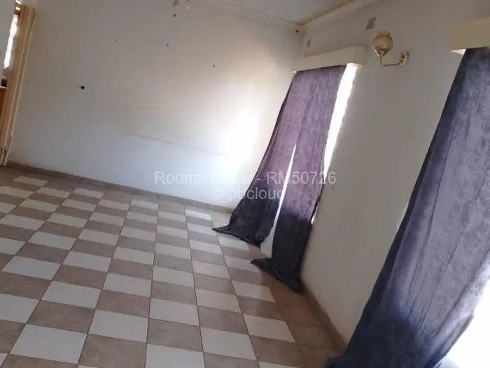 Room to Rent in Bluff Hill, Harare