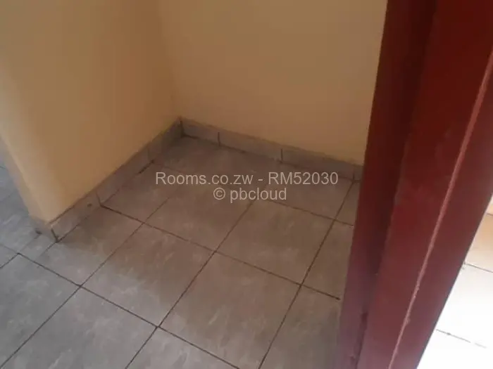 Room to Rent in Bloomingdale, Harare