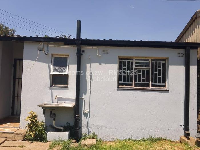 Room to Rent in Ashdown Park, Harare
