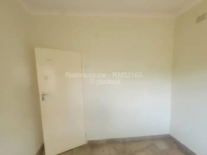 Room to Rent in Bluff Hill, Harare