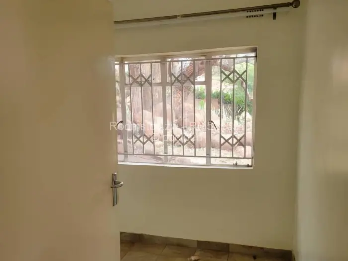 Room to Rent in Bluff Hill, Harare