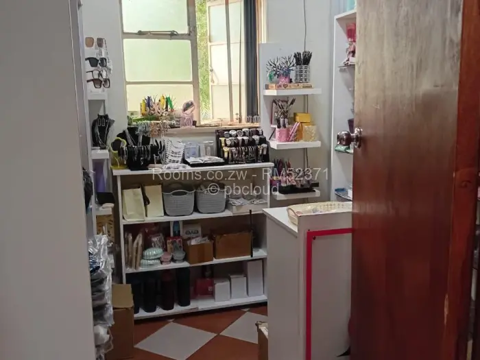 Room to Rent in Avondale, Harare