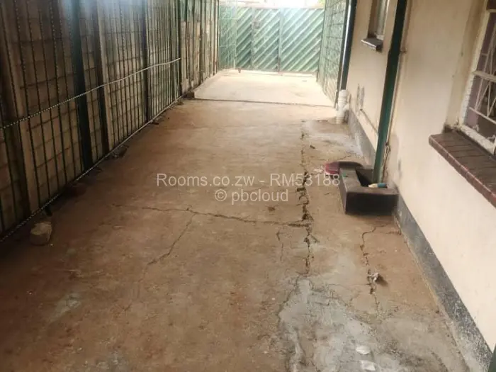 Room to Rent in Crowborough, Harare