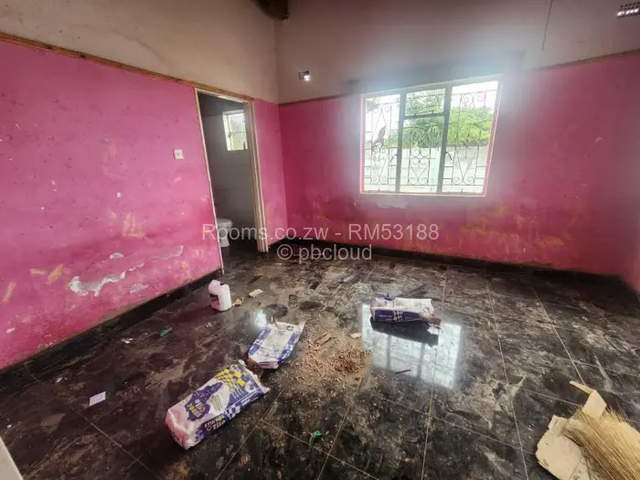 Room to Rent in Crowborough, Harare