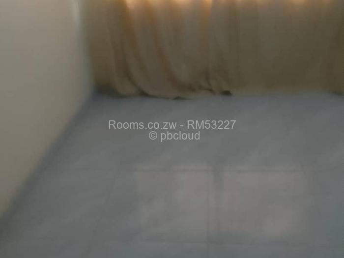 Room to Rent in Waterfalls, Harare