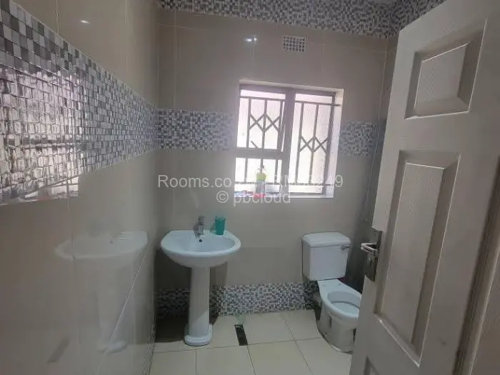 Room to Rent in Bluff Hill, Harare