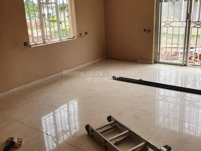 Room to Rent in Bluff Hill, Harare