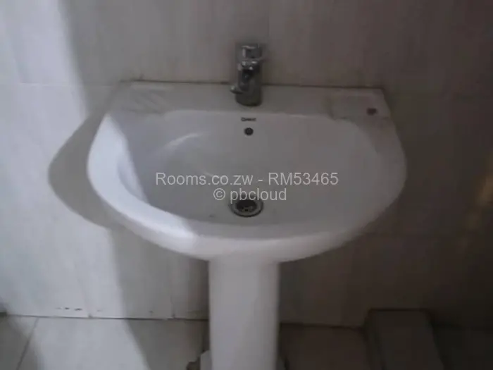 Room to Rent in Madokero Estates, Harare