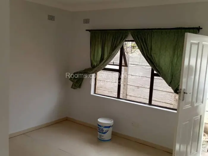 Room to Rent in Madokero Estates, Harare