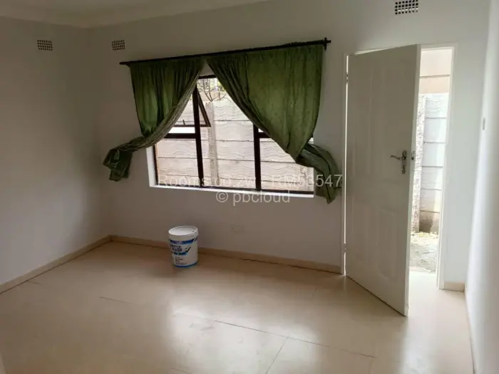 Room to Rent in Madokero Estates, Harare
