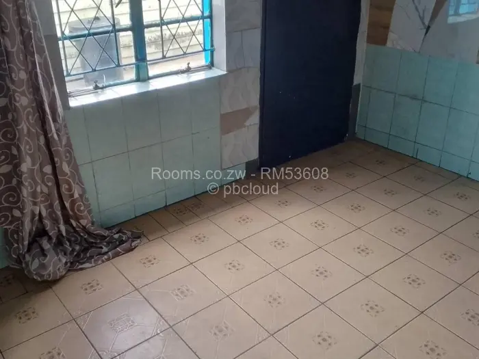 Room to Rent in Waterfalls, Harare