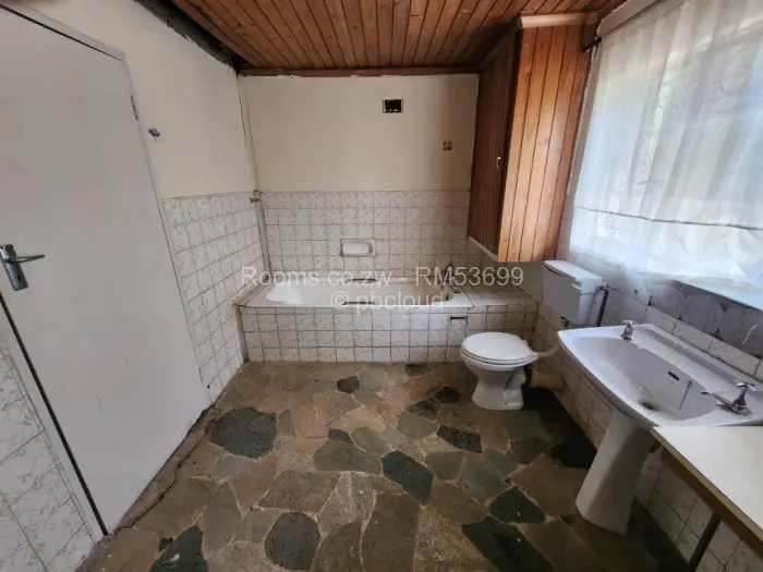 Room to Rent in Highlands, Harare