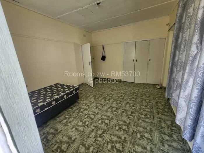 Room to Rent in Highlands, Harare