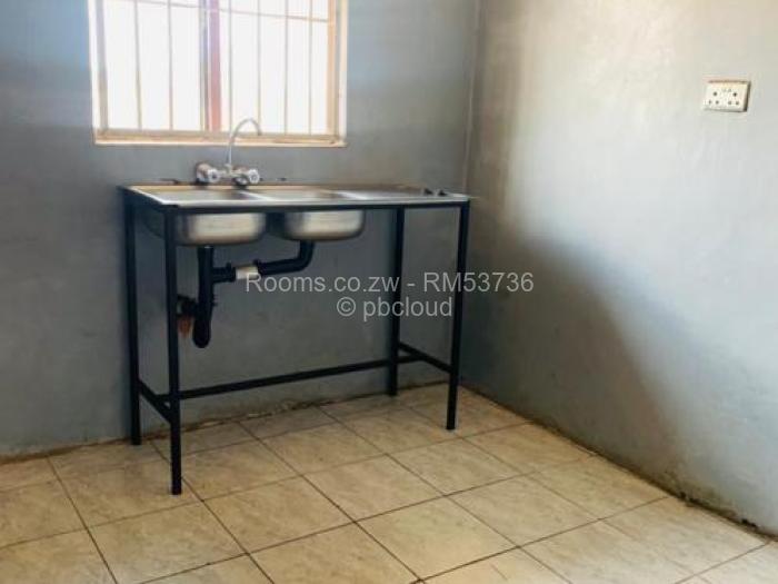 Room to Rent in Mainway Meadows, Harare