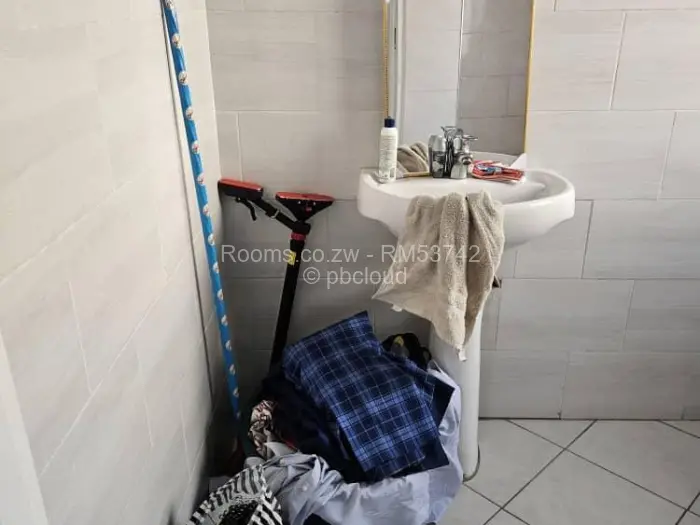 Room to Rent in Madokero Estates, Harare