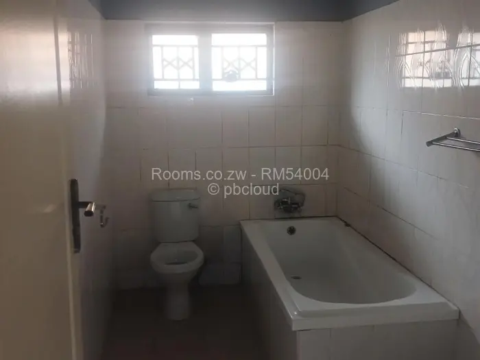 Room to Rent in Queensdale, Harare