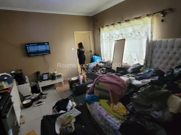 Room to Rent in Bluff Hill, Harare