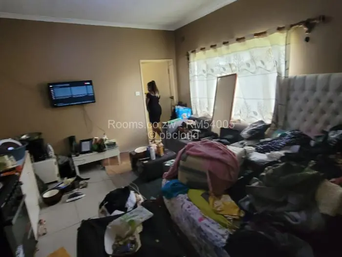 Room to Rent in Bluff Hill, Harare