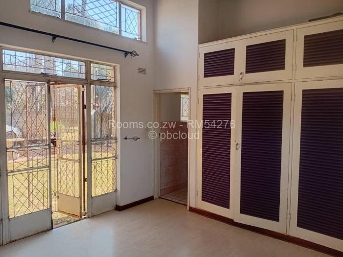 Room to Rent in Bluff Hill, Harare