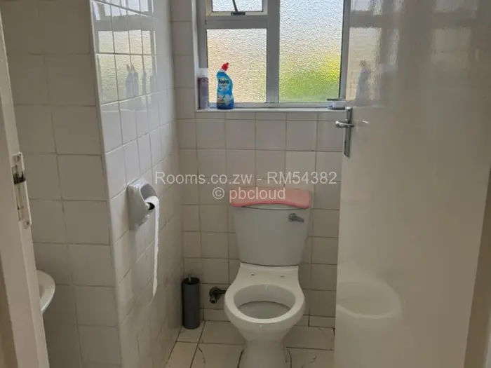 Room to Rent in Madokero Estates, Harare