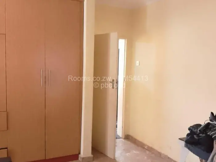 Room to Rent in Bluff Hill, Harare