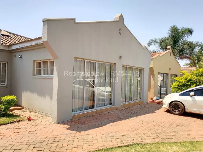 Room to Rent in Bluff Hill, Harare