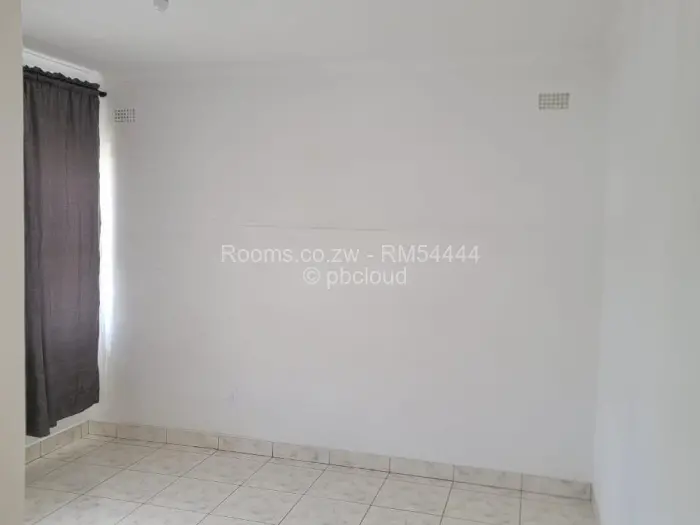 Room to Rent in Madokero Estates, Harare