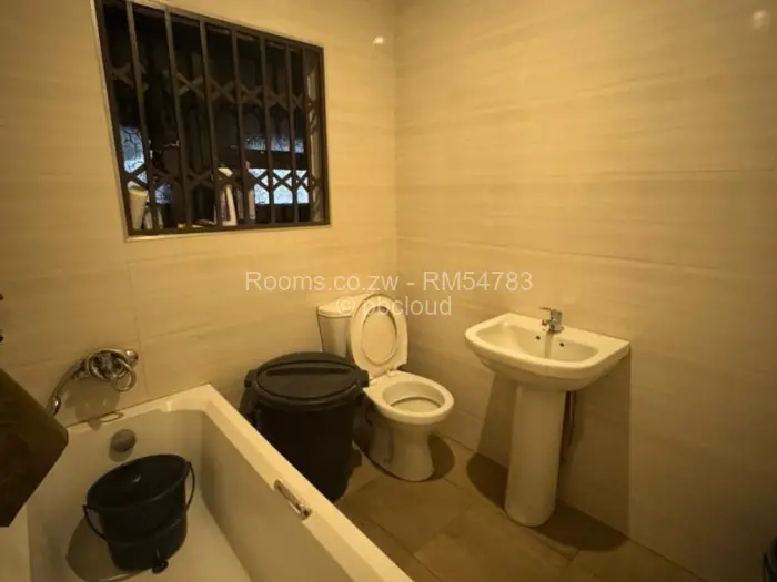 Room to Rent in Ashdown Park, Harare