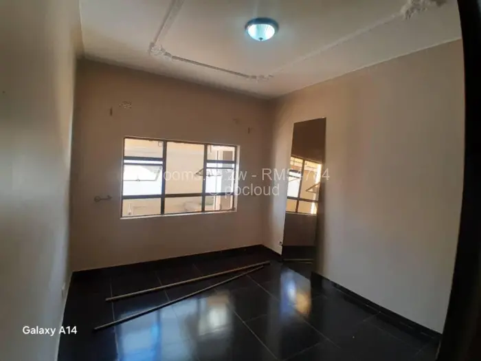 Room to Rent in Ashdown Park, Harare