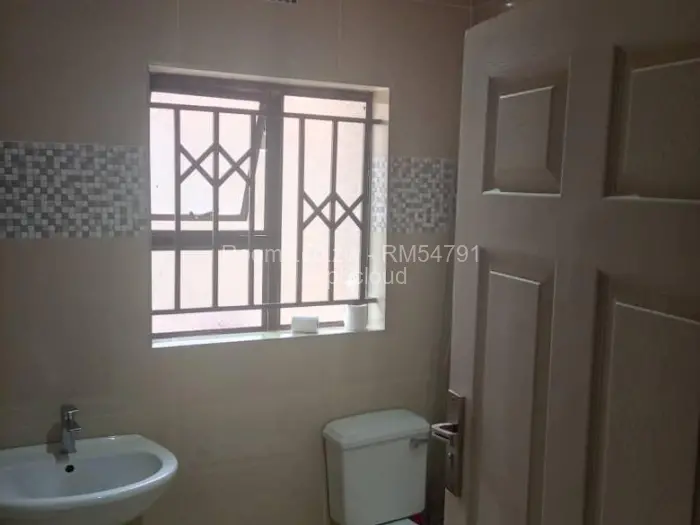 Room to Rent in Madokero Estates, Harare